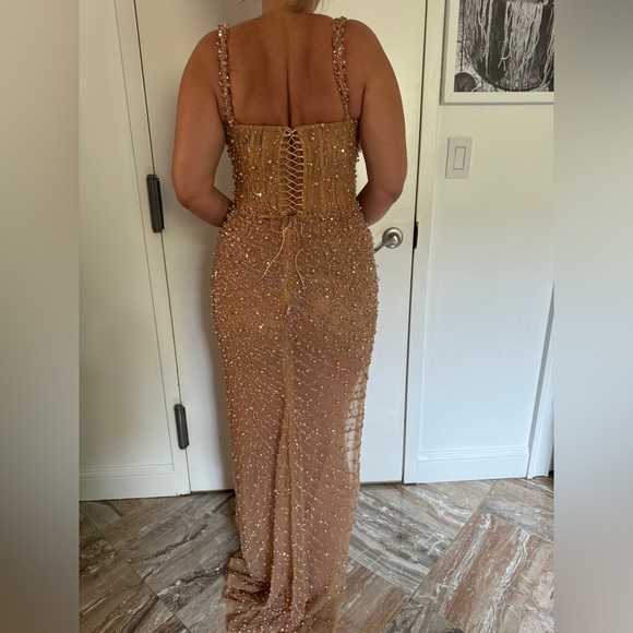 HANA official custom gold embellished gown - Picture 3 of 7